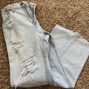 Levi High Waisted Distressed Jeans